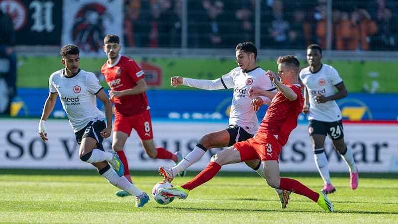 Soi kèo châu Á, kèo chấp Eintracht Frankfurt vs Heidenheim